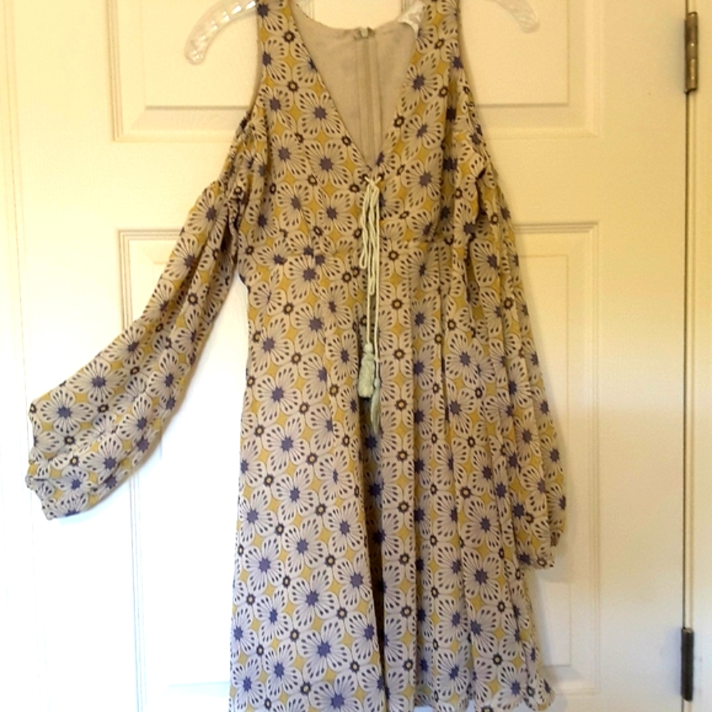 Sadie & Sage Blue and Cream Tie Front Sundress